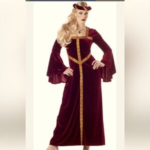 Halloween costume. Lady Guenivere costume with headpiece